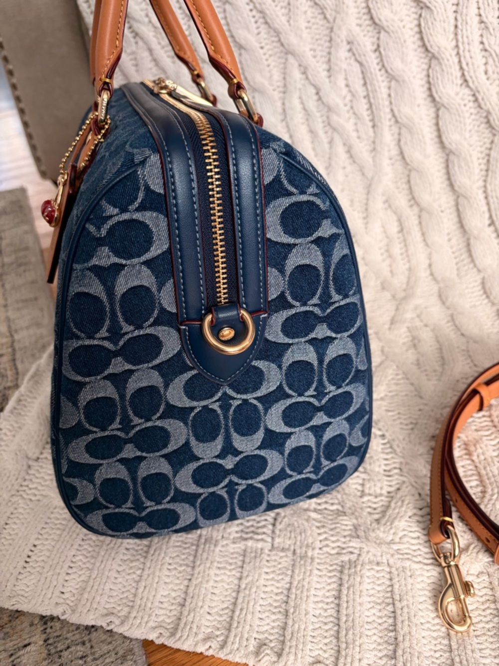 COACH large denim Rowan - Picture 4 of 9